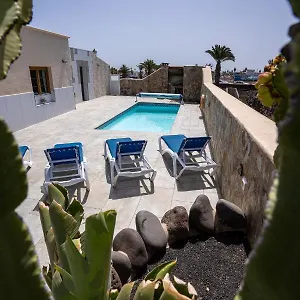 villa-tenike-playa-blanca-lanzarote-35580.in-canary-islands.com/