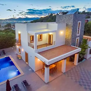 Villa Alexandra, Talamanca (Ibiza)